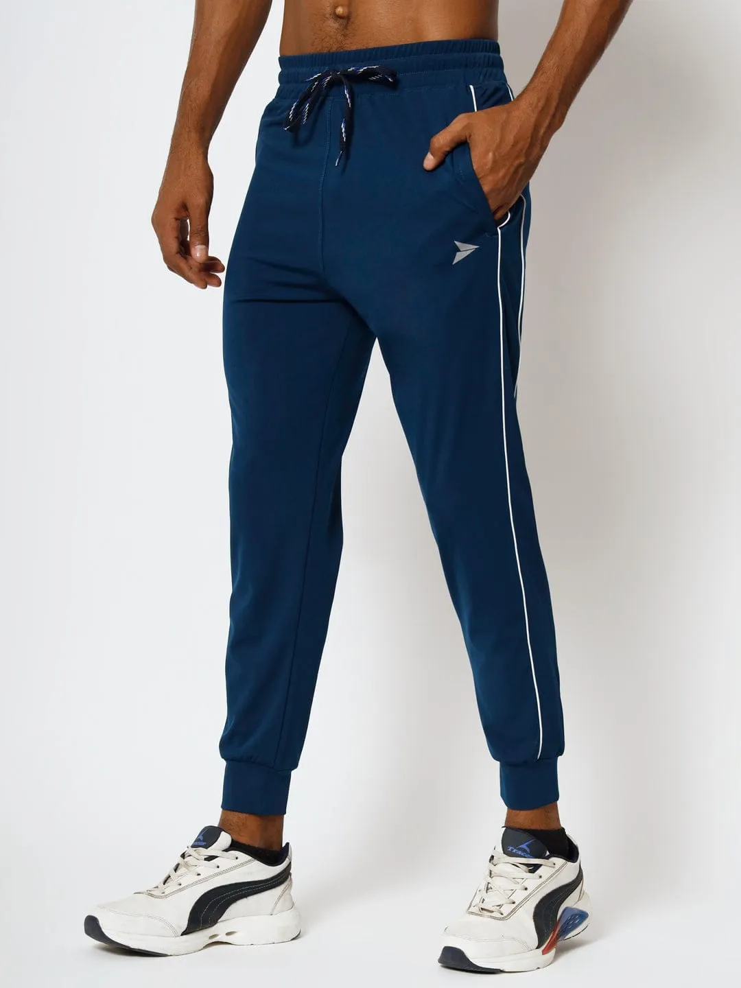 Tapered Jogger with Pockets - Airforce Minimal Comfort slim fit