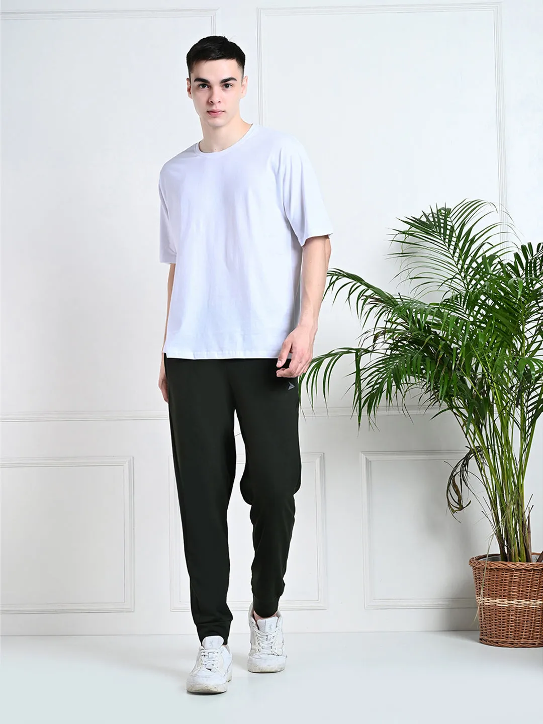 Utility Jogger with Pockets - Green Laser Cut Edges