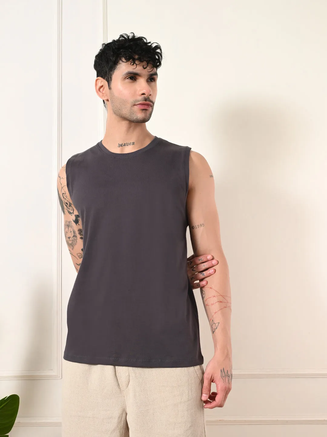 Easy-Wear Solid Charcoal Cotton Sando Relaxed Style