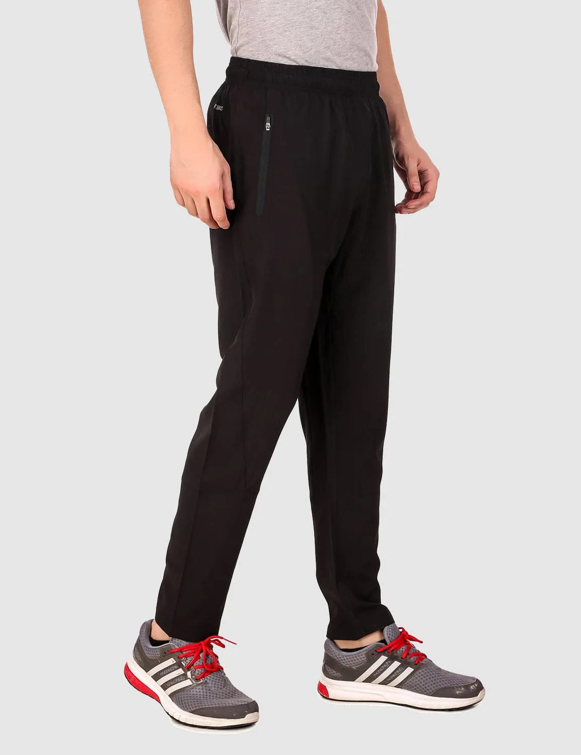 Freedom Motion Warm design Weightless Solid Regular Fit Track Pant ?C Black