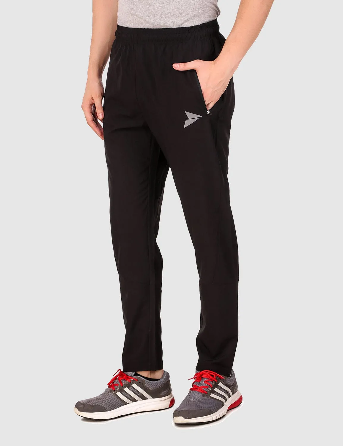 Weightless Solid Regular Fit Track Pant ?C Black Day To Night Smart Casual