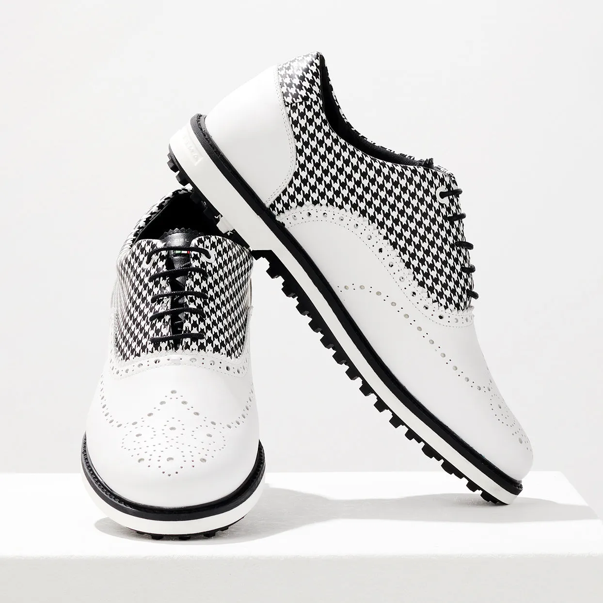 Dandy - White Foot Flex