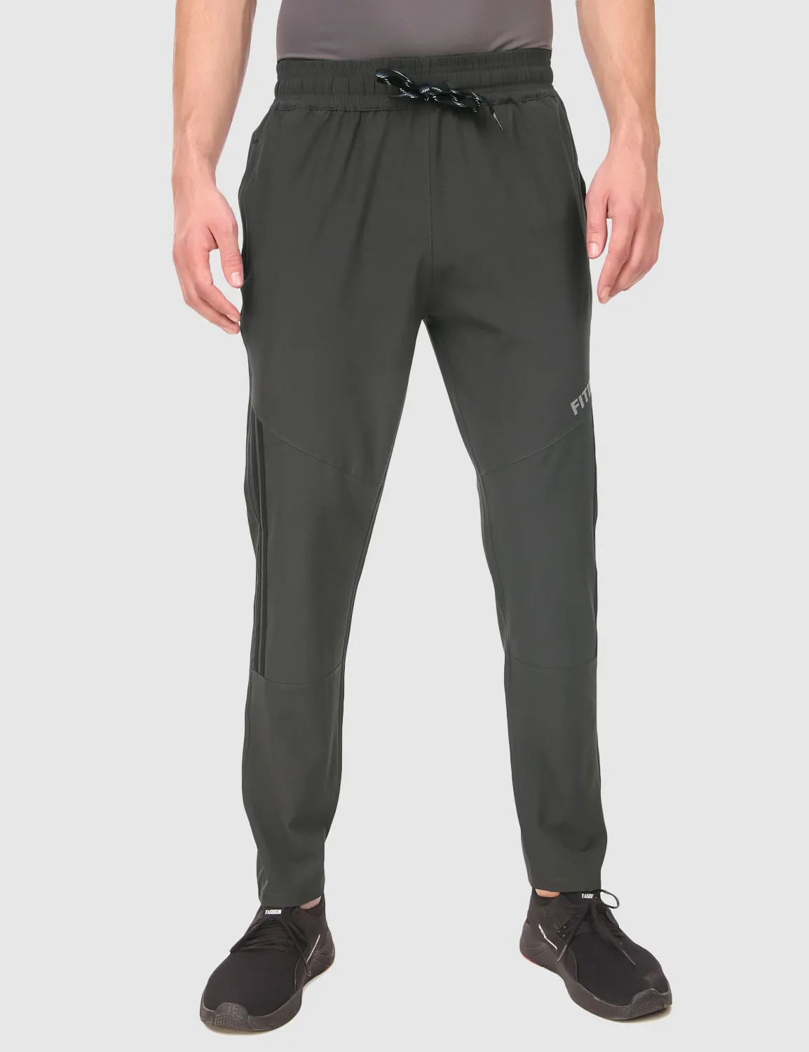 Seamless construction Aero-Light Regular Fit Track Pant ?C  Dark Grey