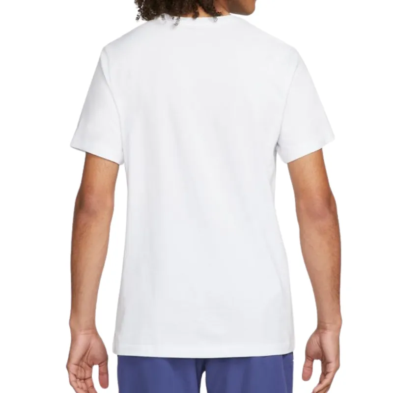 soft look Nike Court Men Seasonal Tennis T-Shirt - White