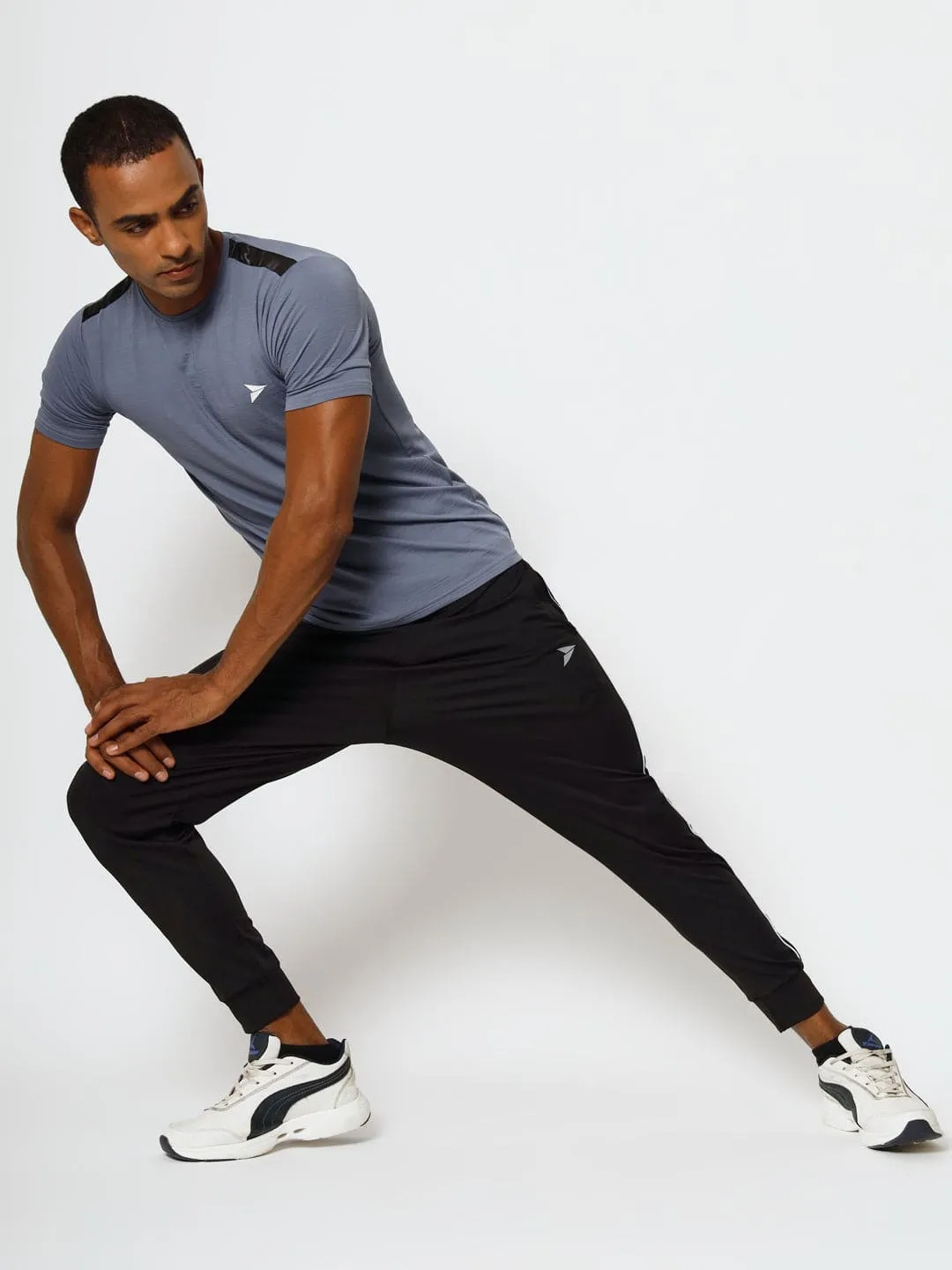Outdoor Fit Light Fabric Tapered Jogger with Pockets - Black