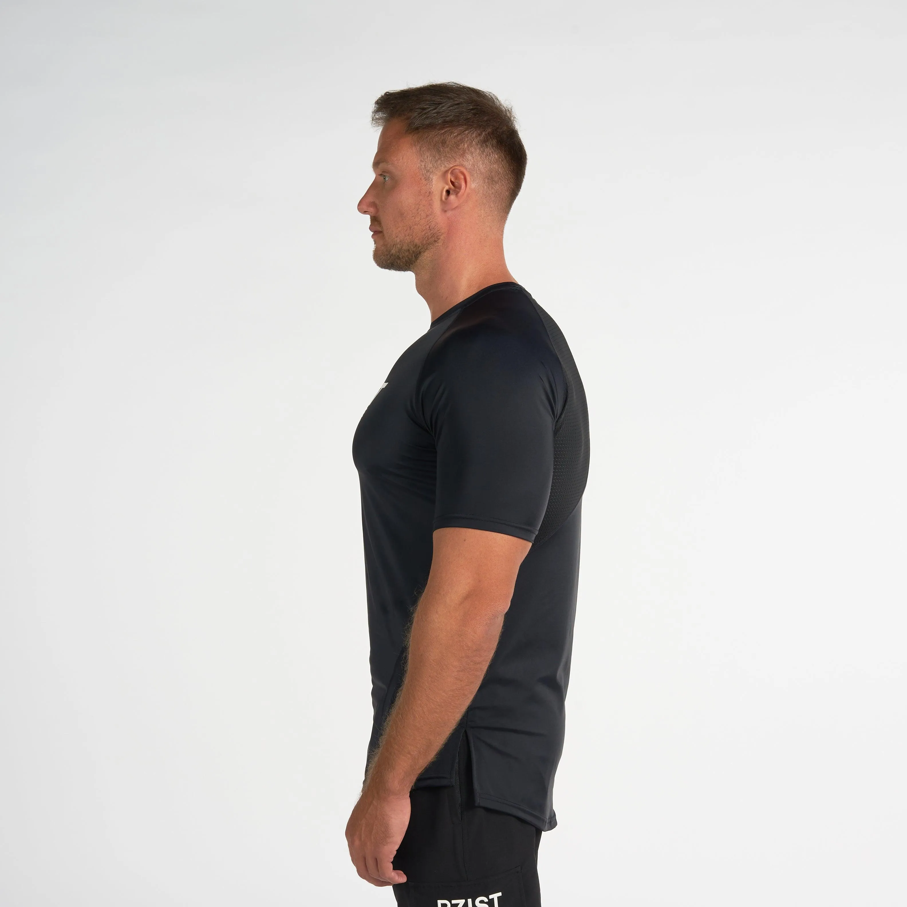 Fashion-Forward Fit Airflow Mesh Panels The Impossible T-Shirt - Jet Black