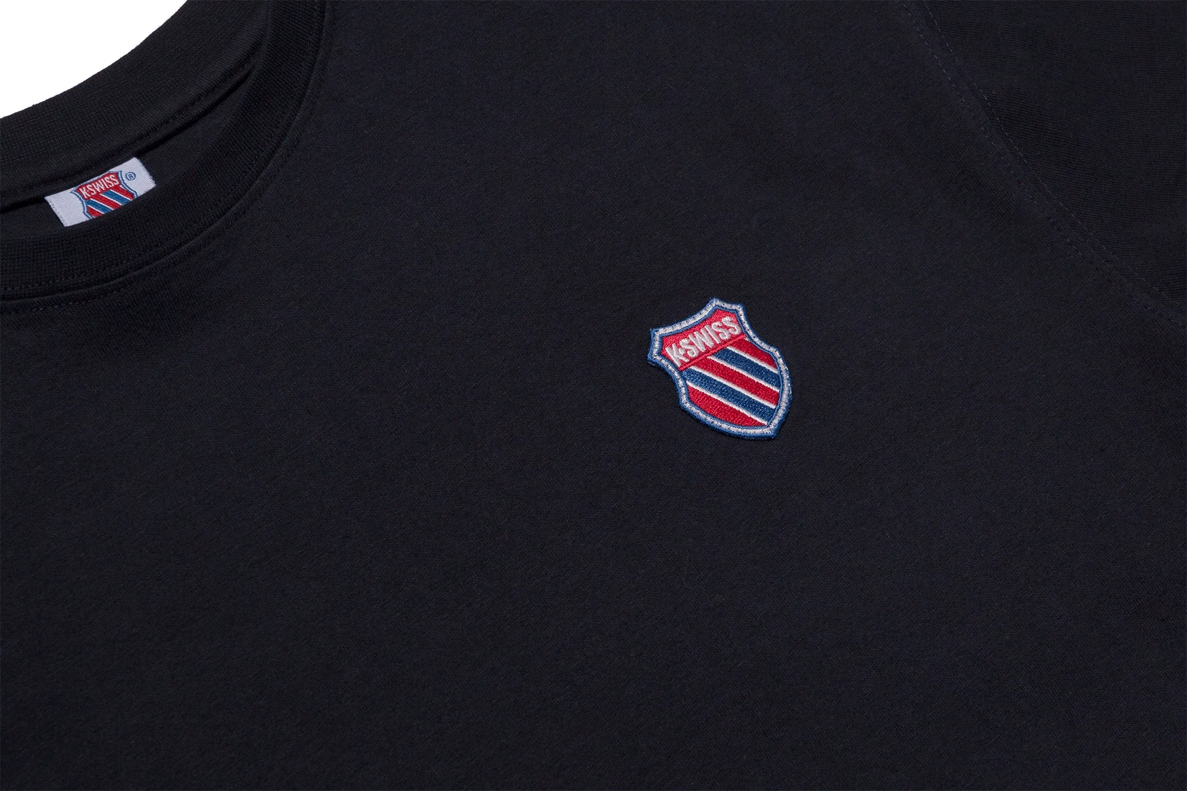 Active Comfort Wear Fashion-Forward Fit 102438-400 | MENS BADGED TEE | NAVY