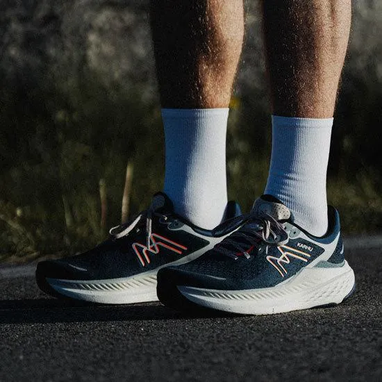 MEN'S MESTARI RUN 1.5 - TITAN / SHOCKING ORANGE Field Walk