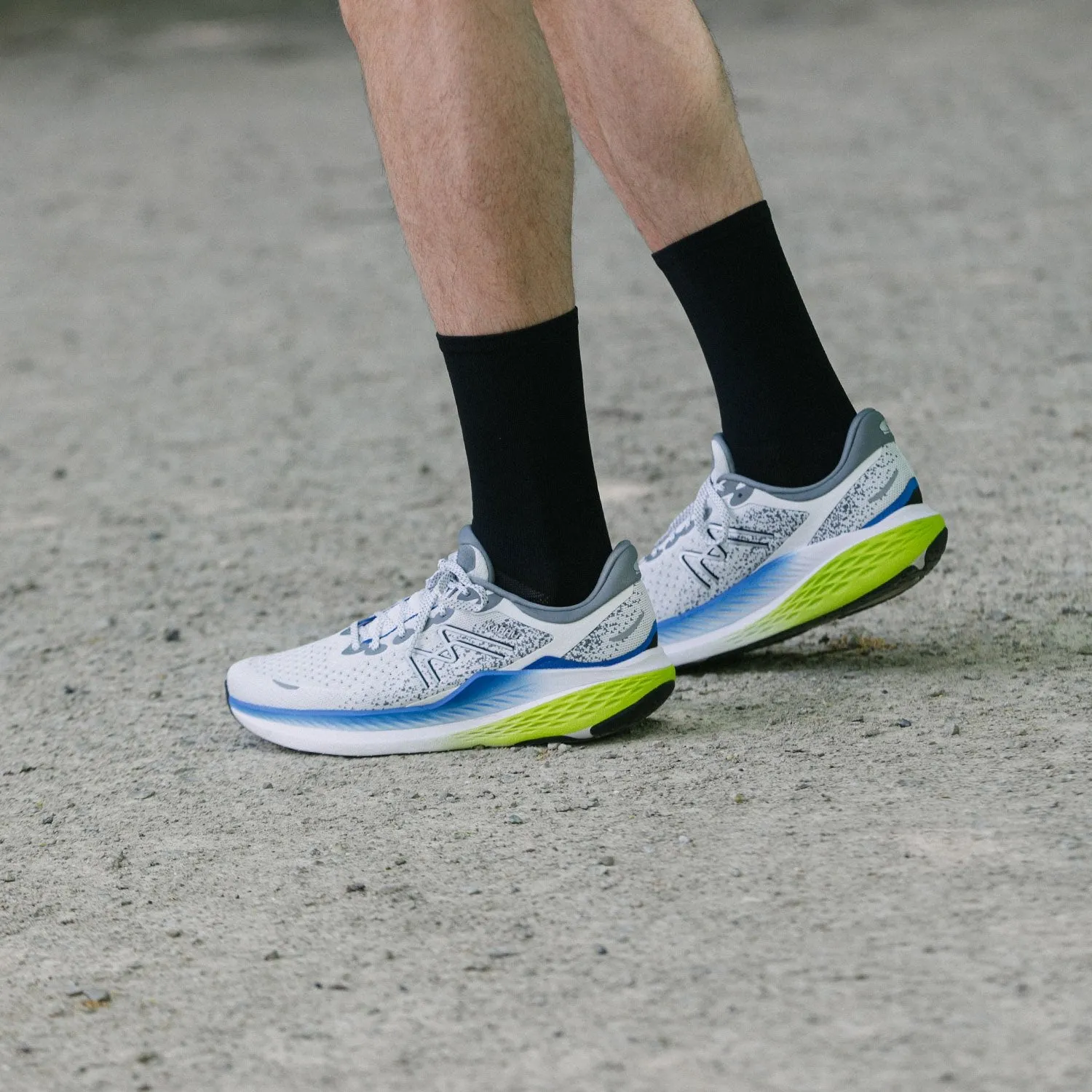 Fashion Edge Feather Light Modern Commuters MEN'S MESTARI RUN 1.5 - WHITE / SKYDIVER