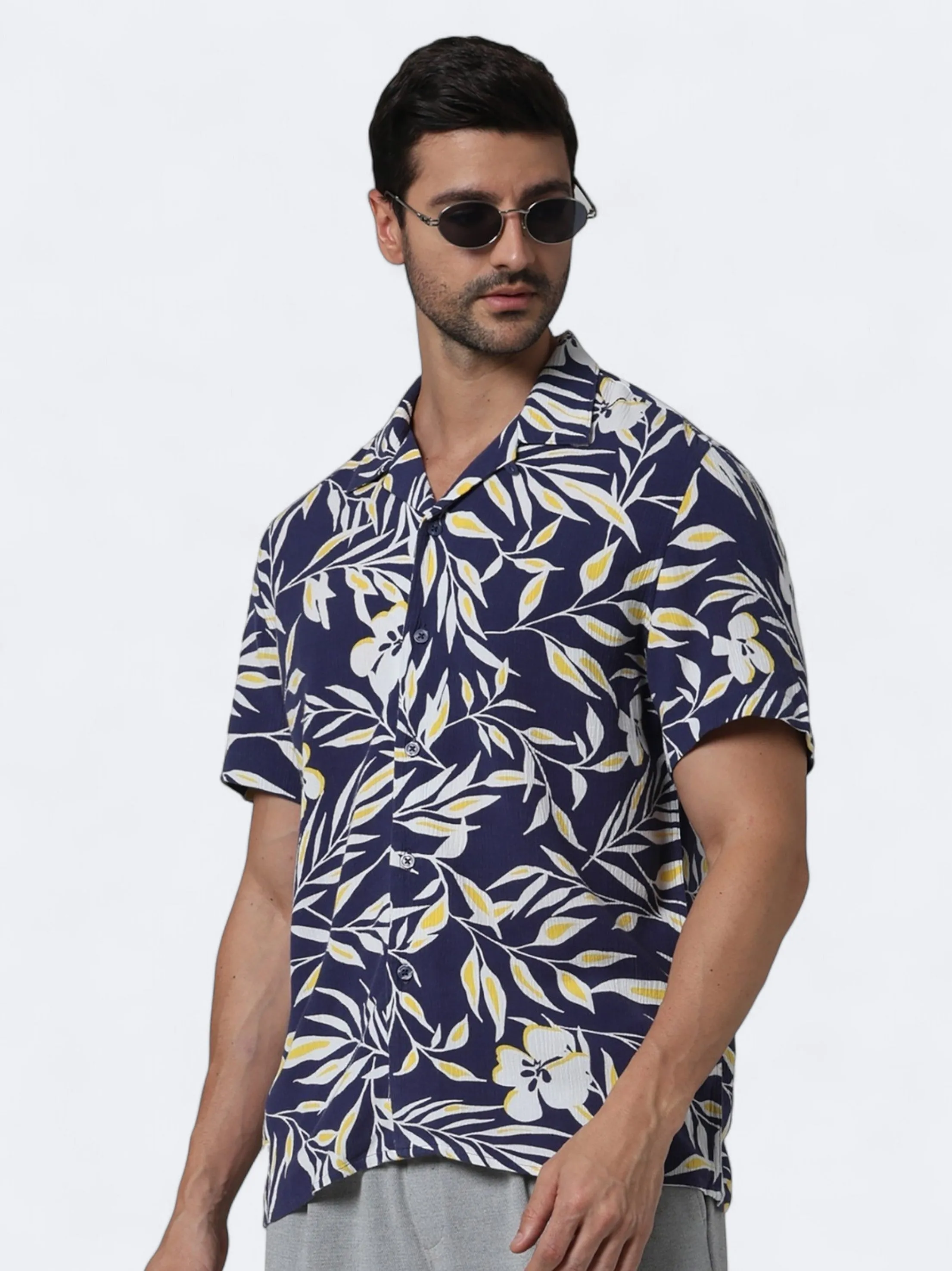 Smooth Seam Finish Men's Printed Buttons Down Shirt,Multi